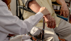 استخدام  السونار في رعاية المسنين والرعاية التلطيفية